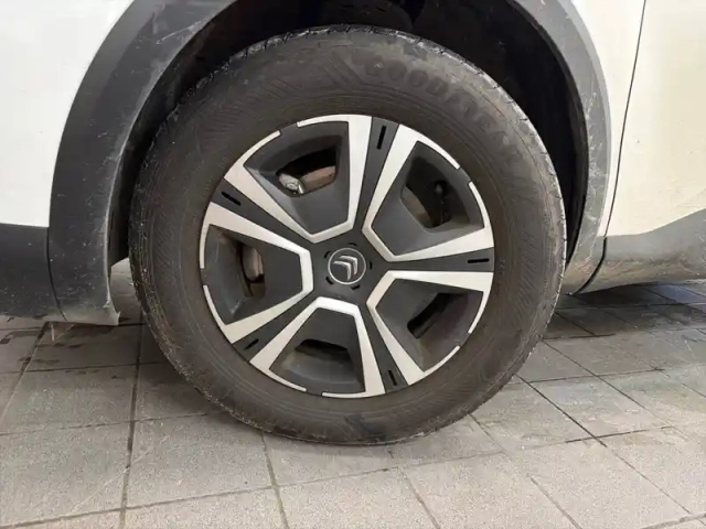 Citroën C4 e- 136 ch automatique — photo 13