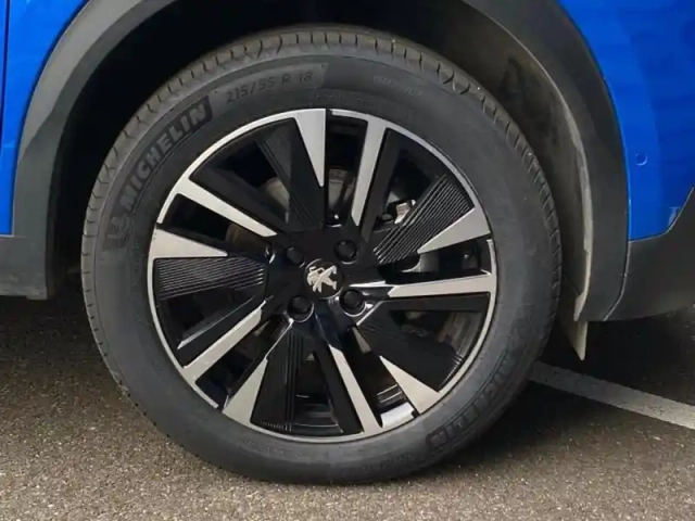 Peugeot 2008 e- 136ch gt — photo 5