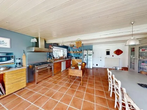 Maison 12 pièces 328 m²
