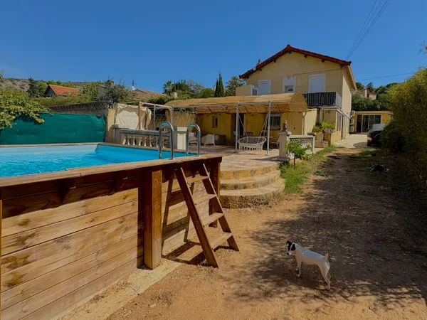 Vends maison avec jardin et piscine
