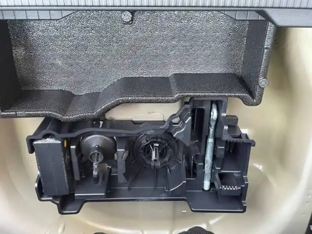 Peugeot 2008 100 s&amp;s bvm6 — photo 25