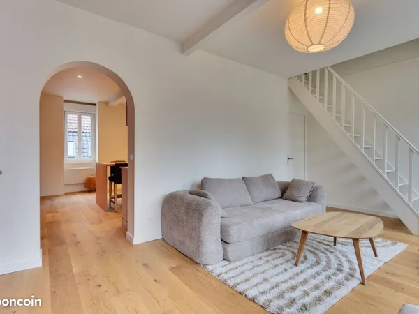 Vieux-Lille - Appartement rénové, dernier étage - 94 m² au sol