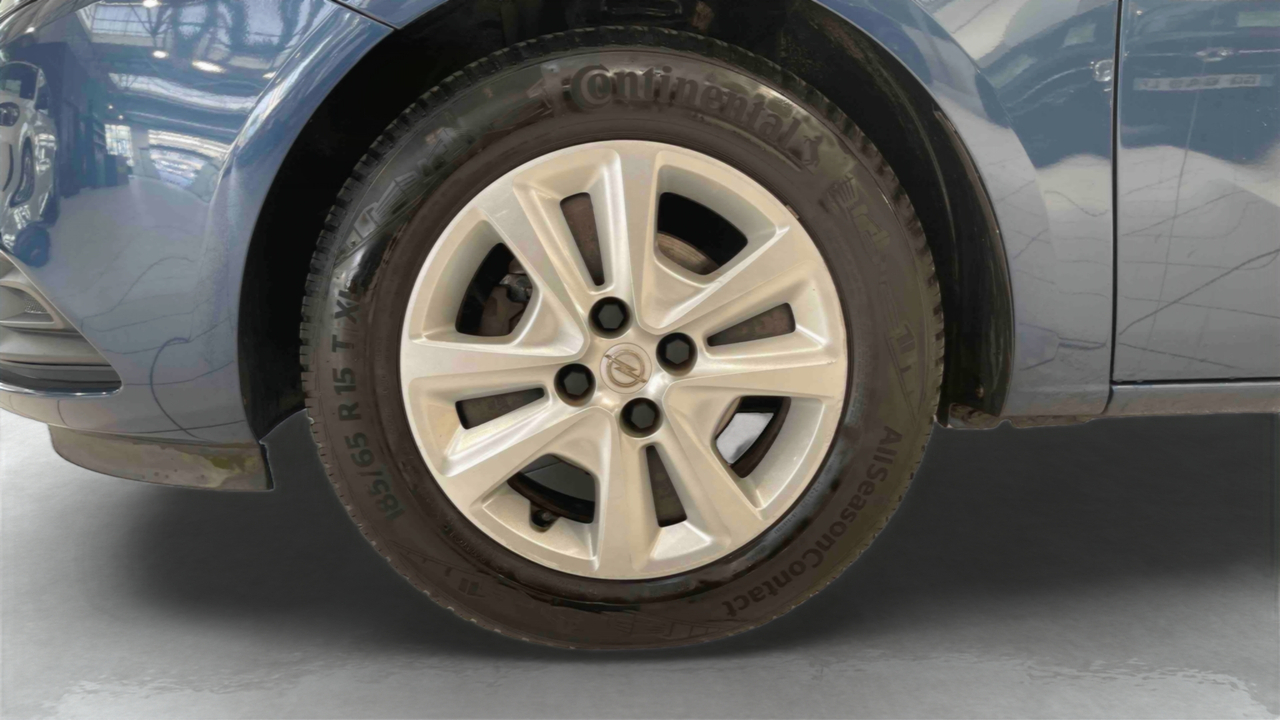 Opel Corsa 1.4 90 ch — photo 14