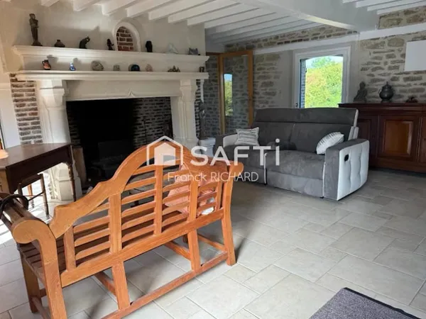 Maison 8 pièces 278 m²