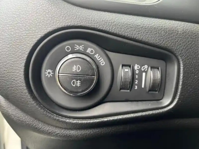 Jeep Renegade 1.0 gse t3 120ch limited — photo 12