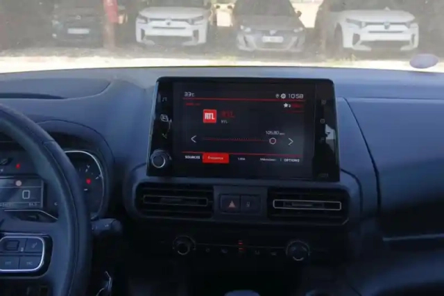 Citroën Berlingo taille m puretech 110 s&amp;s bvm6 — photo 18