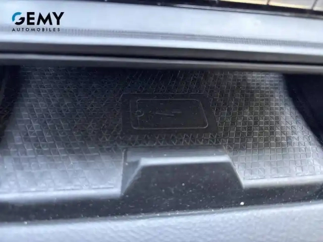 Renault Megane e-tech ev60 220 ch super charge — photo 23