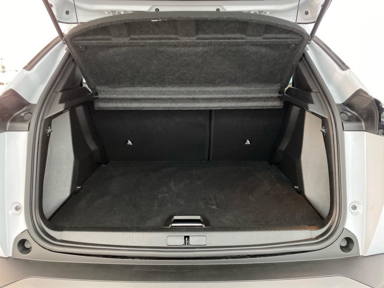 Peugeot 2008 hybrid 145 ch e-dcs6 allure — photo 6