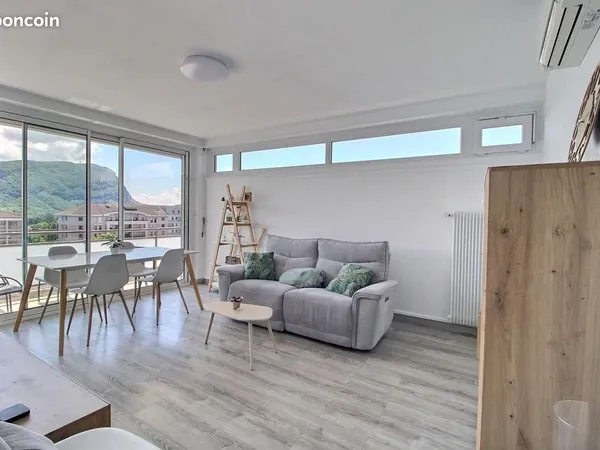 Penthouse 3 pièces 80 m²
