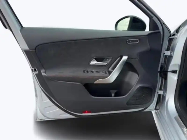 Mercedes Classe A 200 amg line — photo 12
