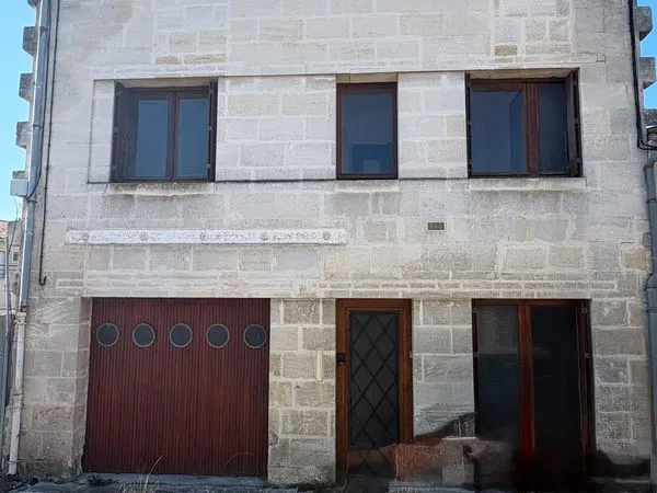 Maison avec 3 chambres, bureau, jardin et garage