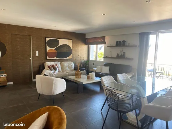 T2 de 68 m² avec balcon, cour privative et 2 parkings - Lanester