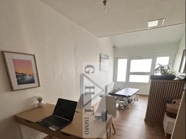 Local professionnel 120 m²
