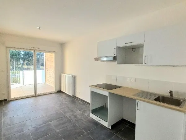 Appartement T2 avec parking et balcon au Pontet