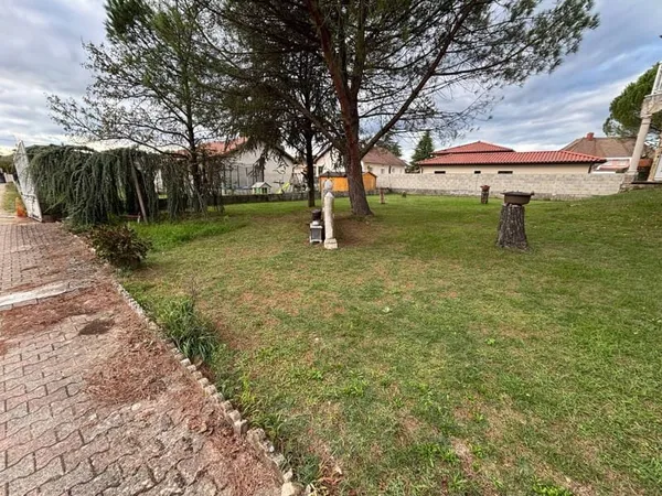 Terrain 423 m²