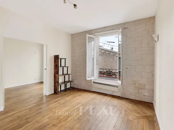 Paris XVe - Convention - Vue dégagée - Une chambre et un bureau