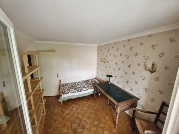 Loue chambre meublée