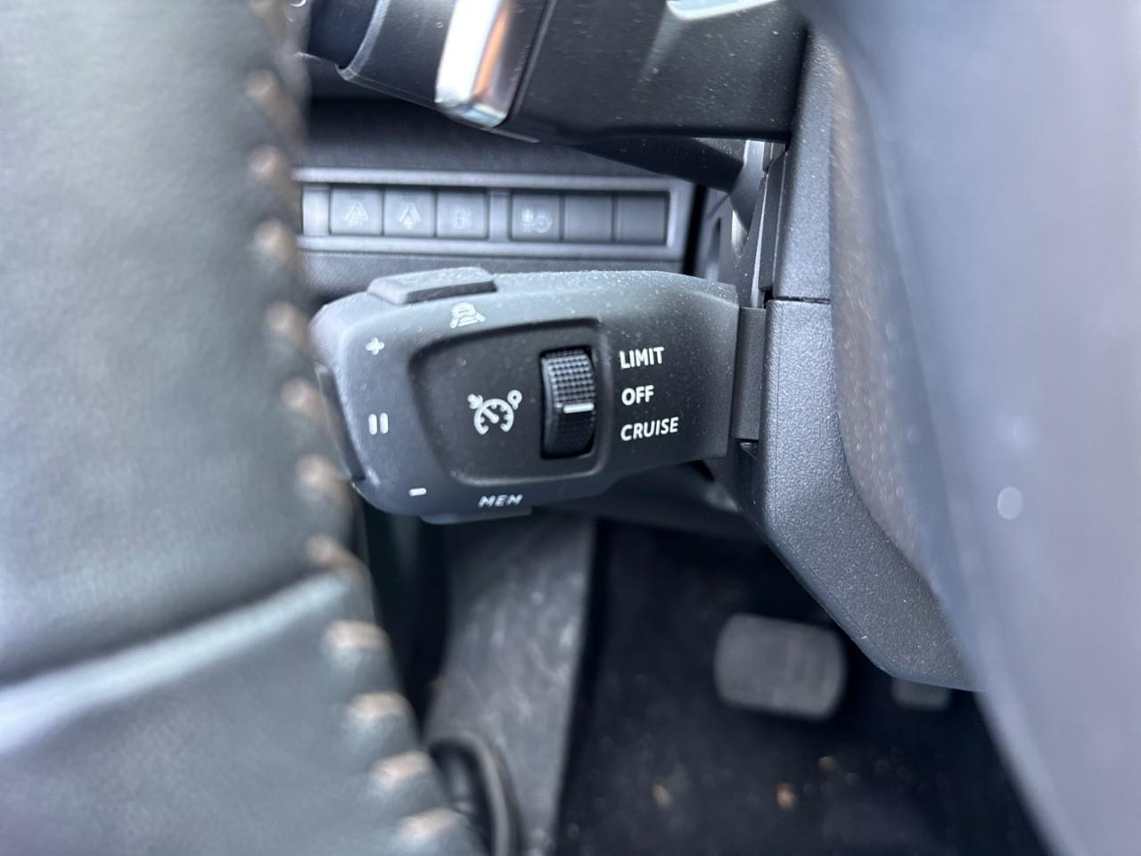Peugeot 3008 hybrid 180 e-eat8 allure pack — photo 19