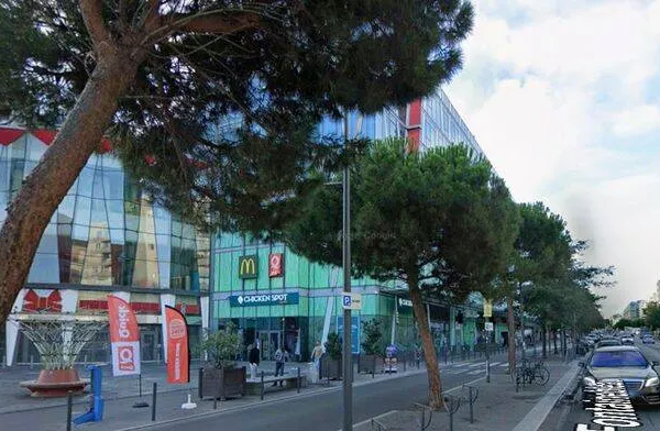 Local commercial 420 m²