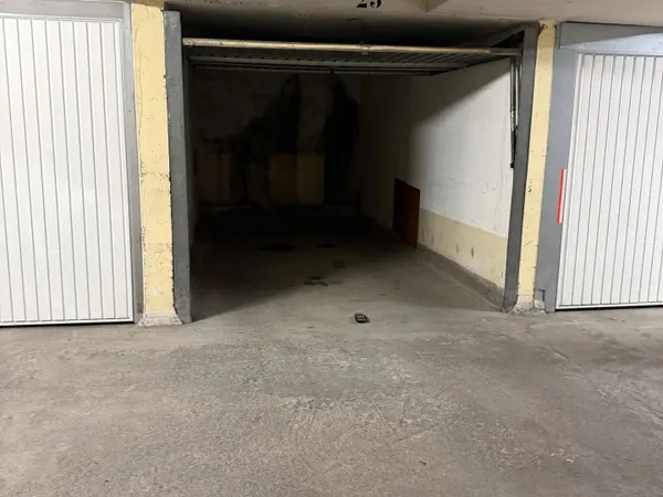 GARAGE FERME /BOX PRIVATIF