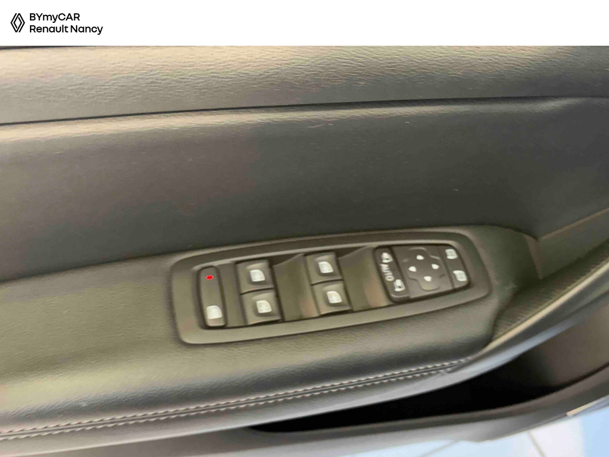 Renault Mégane IV Berline TCe 130 Energy — photo 19