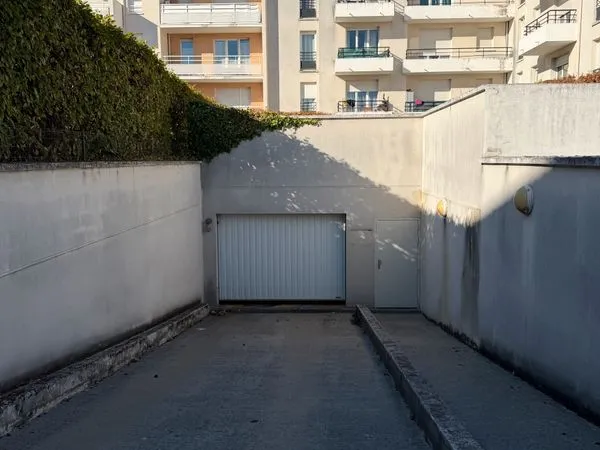 Place de Parking sécurisé