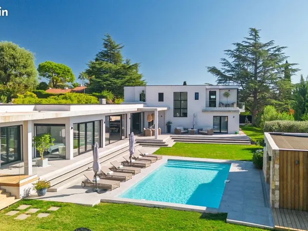 Villa 8 pièces 450 m²