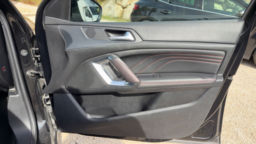 Peugeot 308 1.5 BlueHDi 130 EAT8 - GT Line – 2020 – 104615 km – Diesel – Boîte Automatique — photo 35