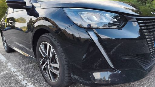 Peugeot 208 1.2 PureTech 100 - Allure – 2022 – 22593 km – Essence – Boîte Manuelle — photo 1