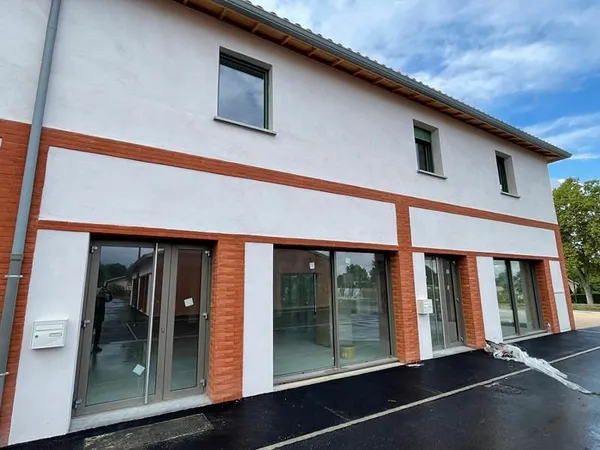 Local commercial ou professionnel CORBARIEU - 160 m2