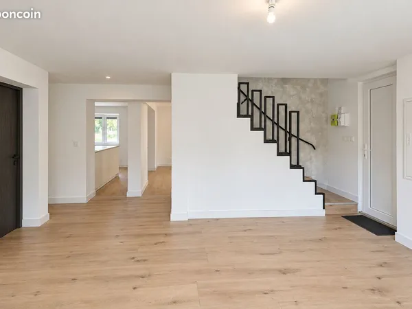 Maison 10 pièces 166 m²