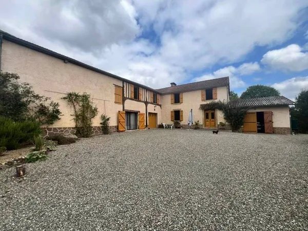 Maison 6 pièces 240 m²