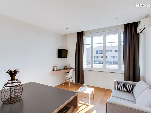 T1 meublé et équipé vue mer- wifi inclus - Joliette