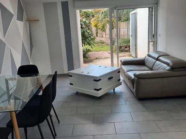 Maison de bourg 3ch+ jardinet