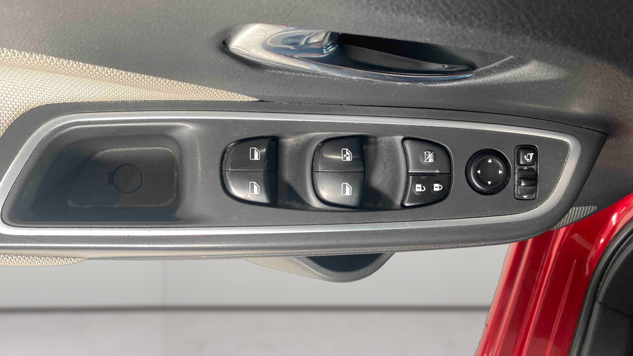 Nissan Micra dCi 90 — photo 17