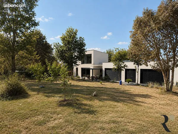Propriété 5 pièces 180 m²