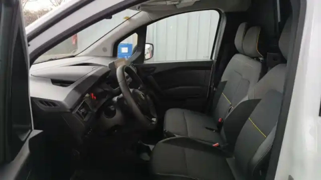 Renault Kangoo Van blue dci 115 edc — photo 12
