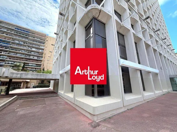 Local commercial 281 m²