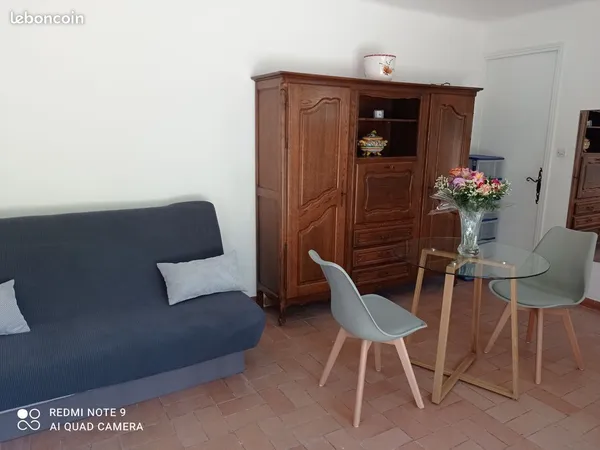 Sudio meublé de 26 m² + jardin 500 m² Ciotat-plage, très calme, prox mer et com