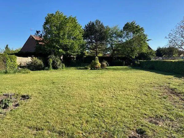 Terrain constructible 665 m²