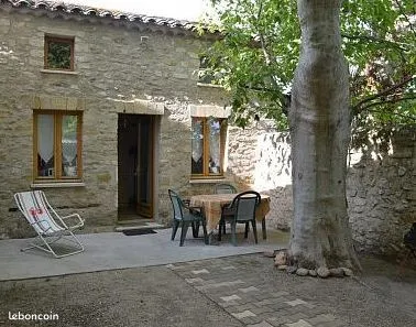 Studio meublé à Montfavet (aux portes d'AVIGNON)