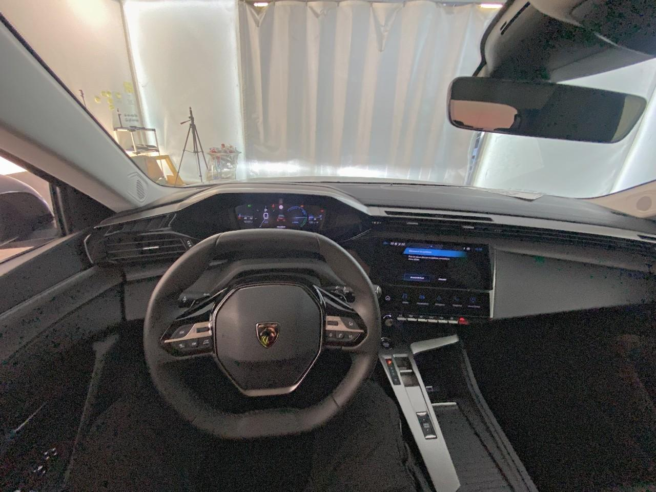 Peugeot 308 hybrid 145 e-dcs6 allure — photo 12