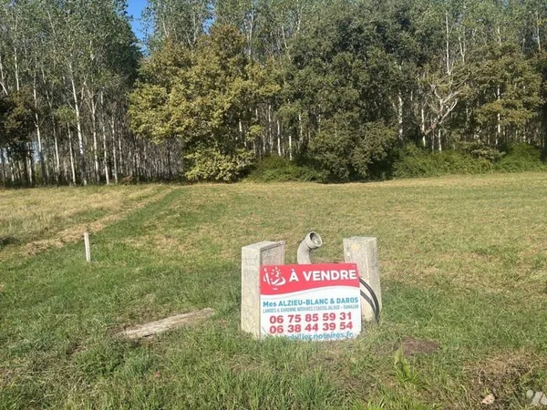 Terrain constructible 1642 m²