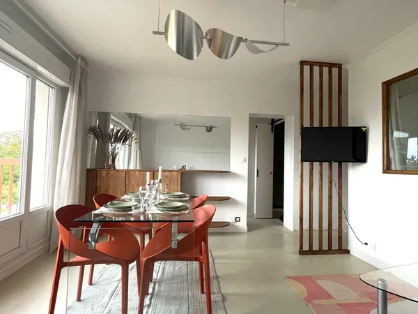 Location Appartement meublé 33m2 Reims Saint Rémi 4e (ascenseur), très lumineux et fonctionnel