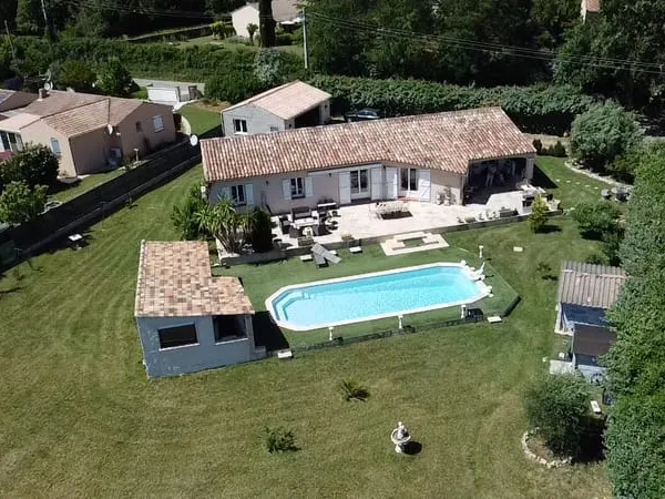 À vendre en exclusivité Somptueuse villa de plain-pied à R