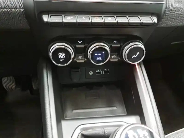 Renault Clio eco-g 100 gsr2 — photo 36