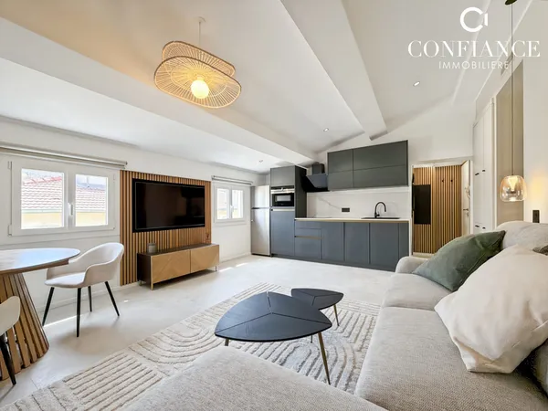 06300 - VIEUX NICE - SUPERBE 2 PIÈCES RÉNOVÉ 45 M² - DERNIER