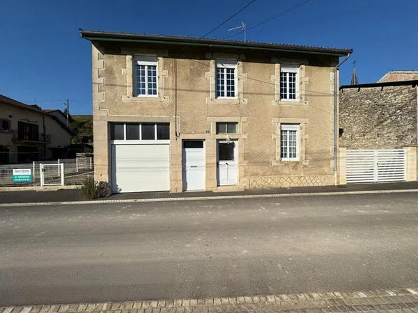 MAISON INDIVIDUELLE - 4 CHAMBRES - JARDIN - GARAGE - MOUILLY