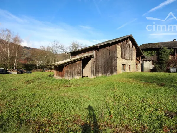 A VENDRE GRANGE SUR TERRAIN DE 1170 M2 VILLARD LEGER 73390