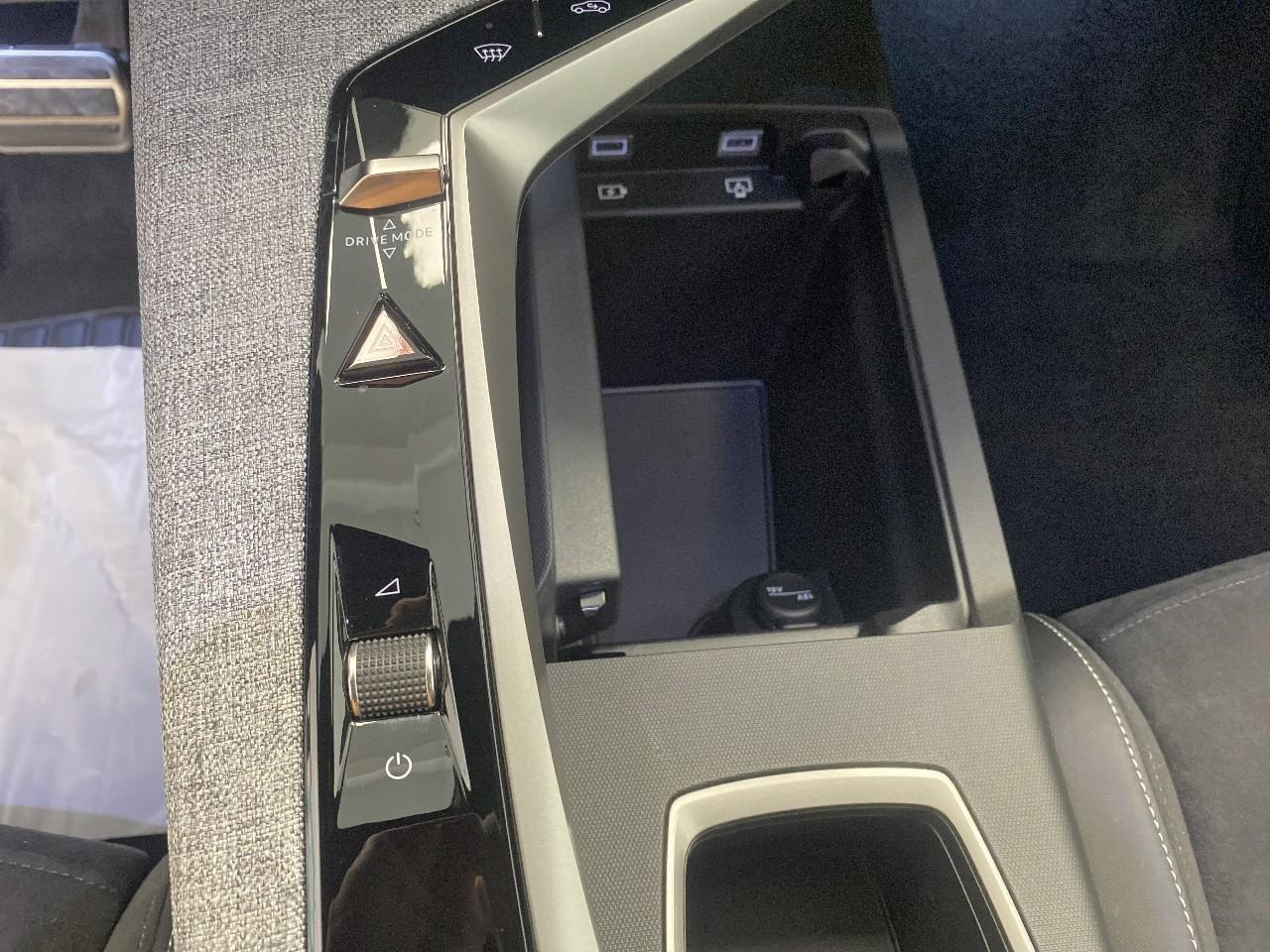 Peugeot 5008 hybrid 136 e-dcs6 gt — photo 16